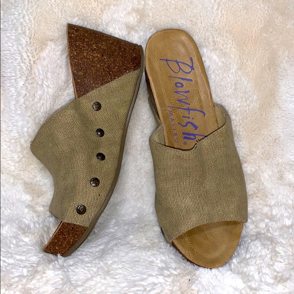 Blowfish women’s wedge dress shoe size 10